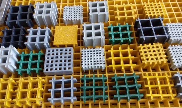 Molded-Grating